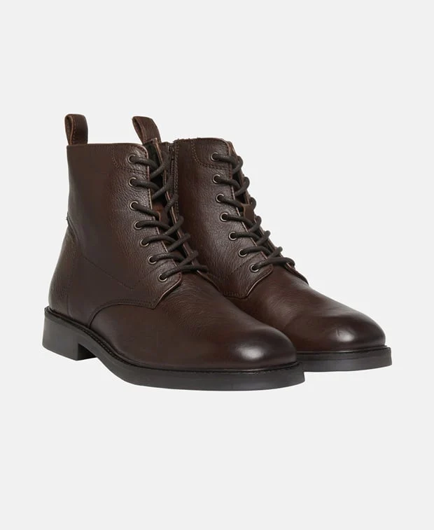 Schnürstiefeletten