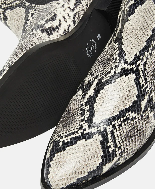 Chelsea Boots - Image 5