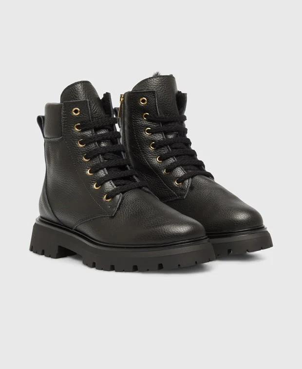 Schnürstiefeletten