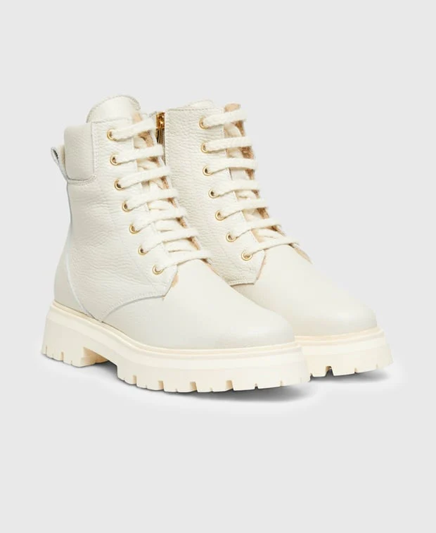 Schnürstiefeletten