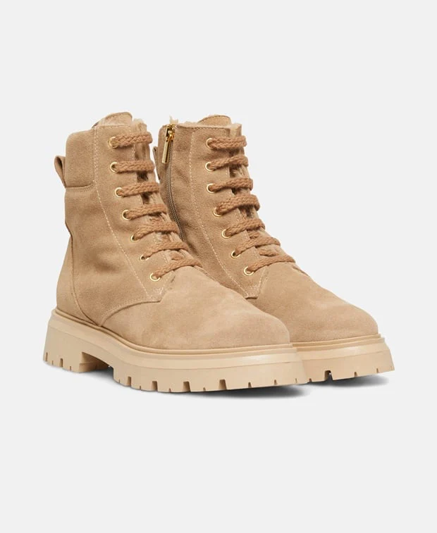 Schnürstiefeletten