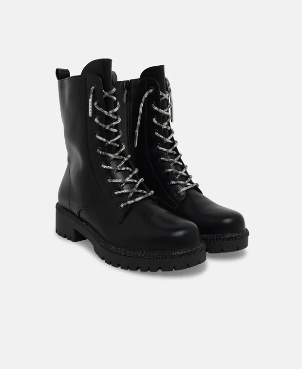 Schnürstiefeletten