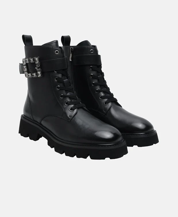 Schnürstiefeletten