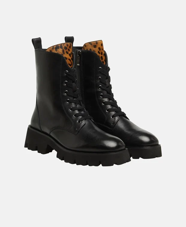 Schnürstiefeletten