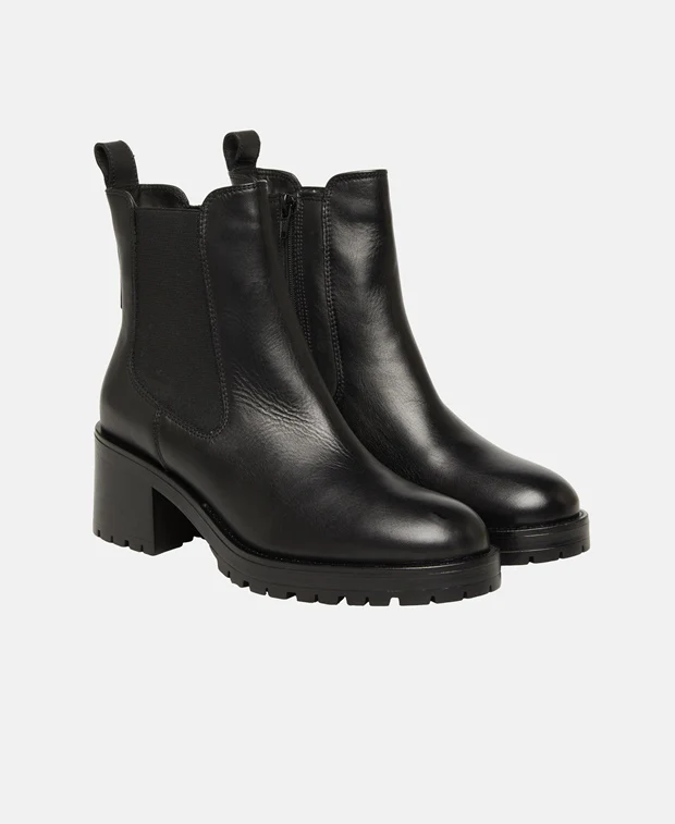 Chelsea Boots