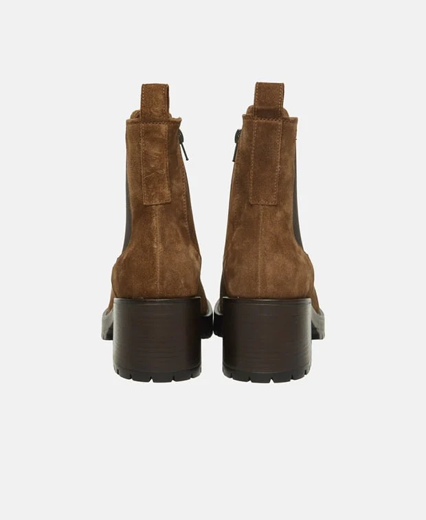 Chelsea Boots - Image 2