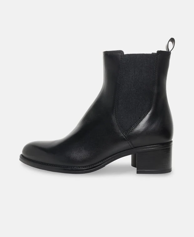 Chelsea Boots - Image 4