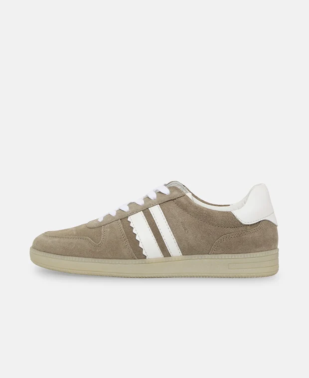 Sneaker - Image 4