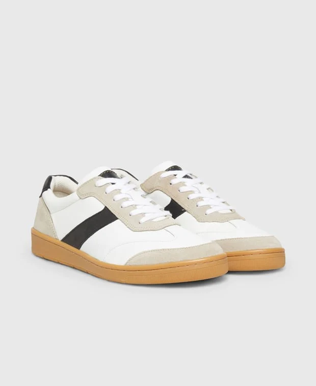Sneaker