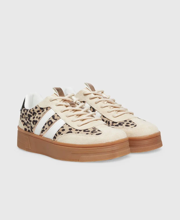 Sneaker