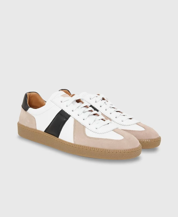 Sneaker